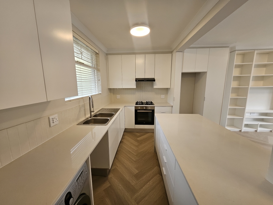 To Let 2 Bedroom Property for Rent in Sea Point Western Cape